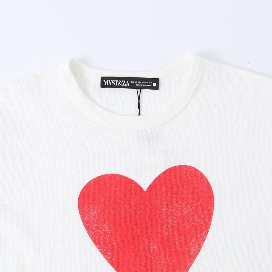 Simple heart-shaped printed short sleeved T-shirt