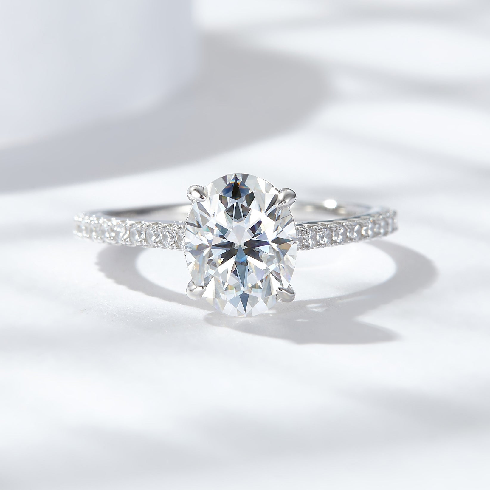 S925 Sterling Silver  2 Carat Oval Moissanite Ring Four-Prong Wedding Ring French Style Engagement Ring