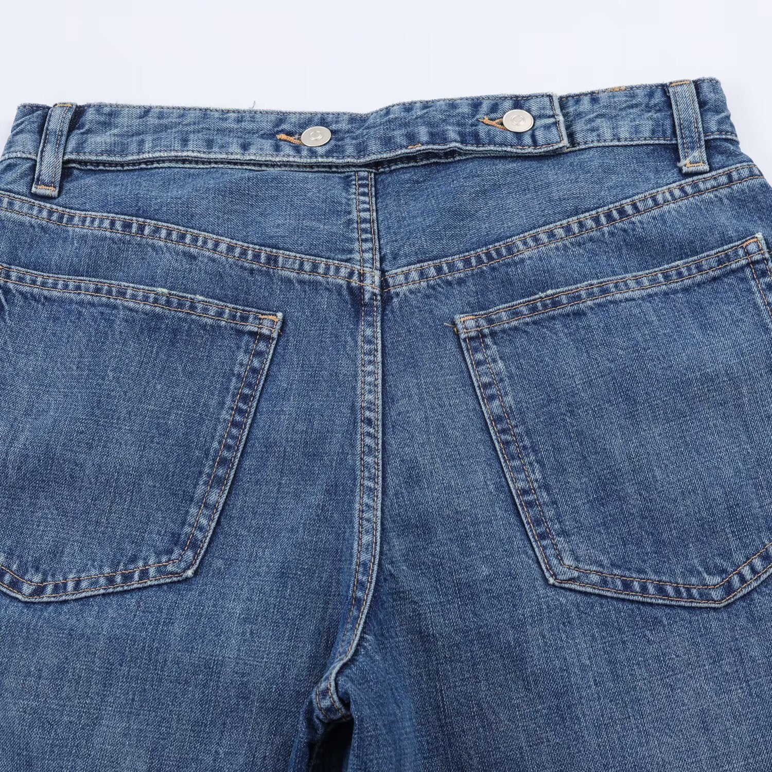 Casual style waist loop with balloon version jeans