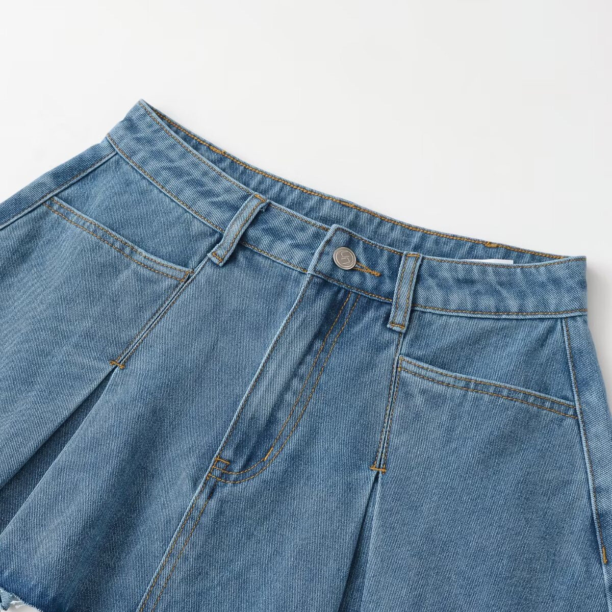 Spicy girl wide pleated and fringed denim shorts