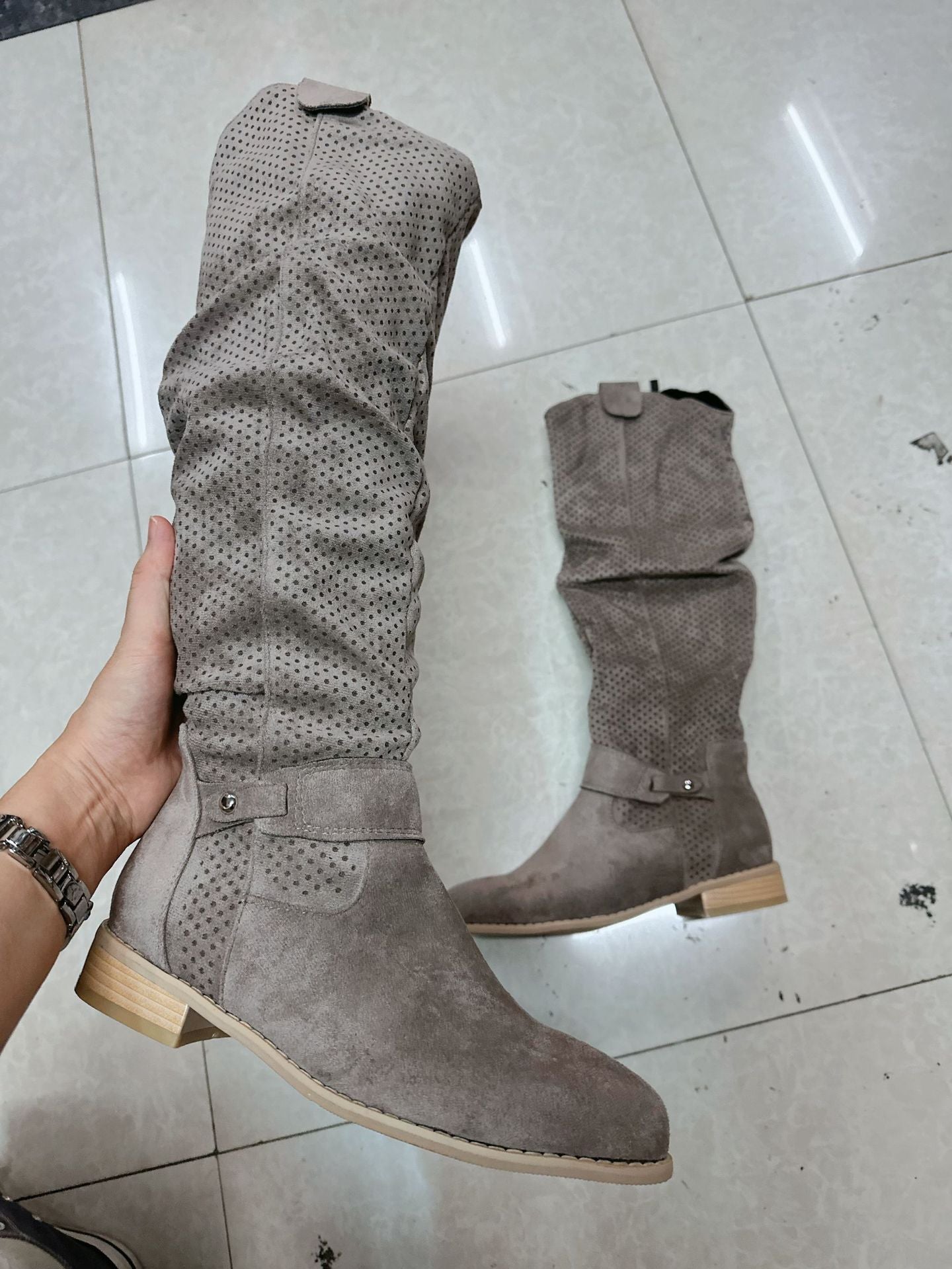 Casual low heel side zipper burned flower high top women's boots