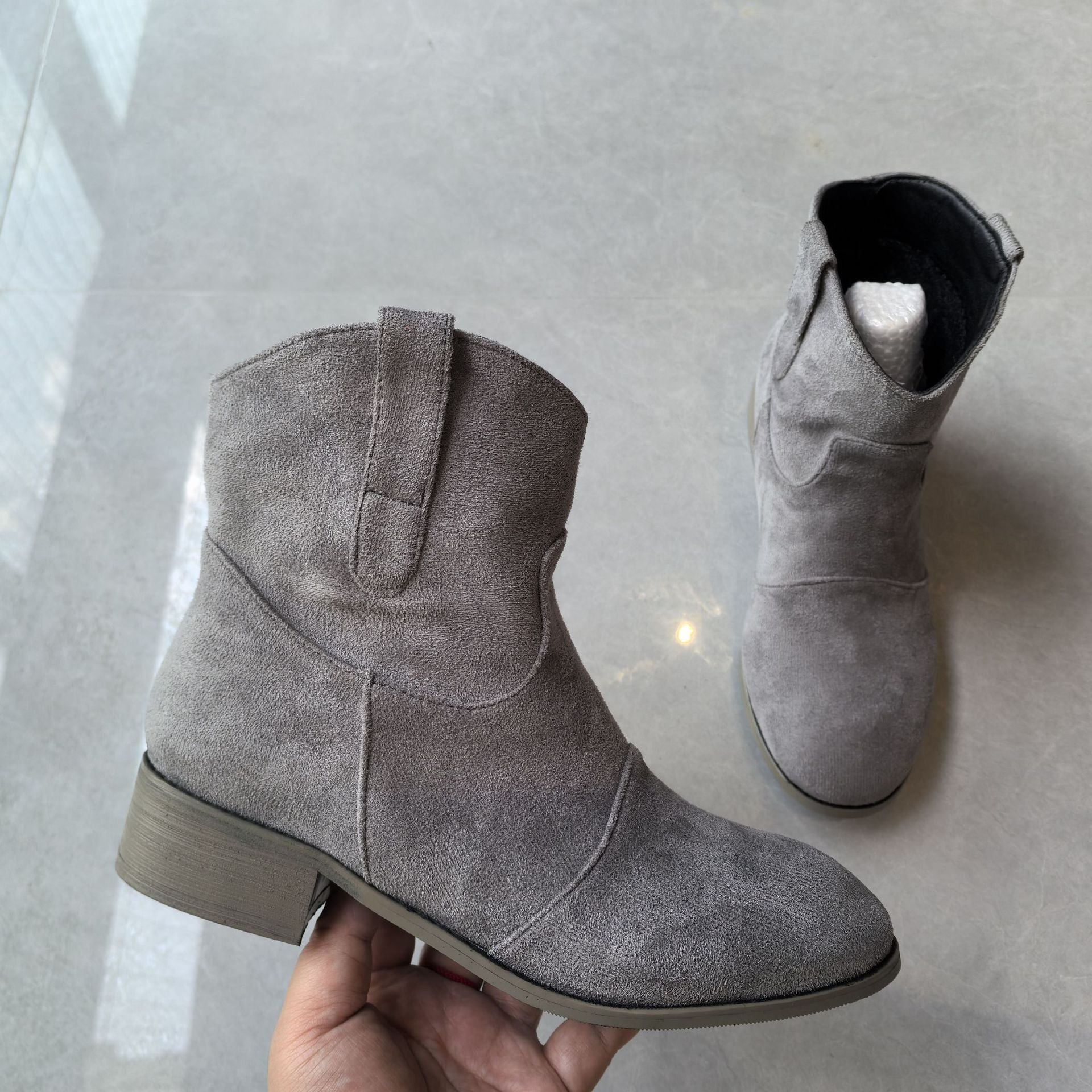 Comfortable low heeled oversized low cut women's boots