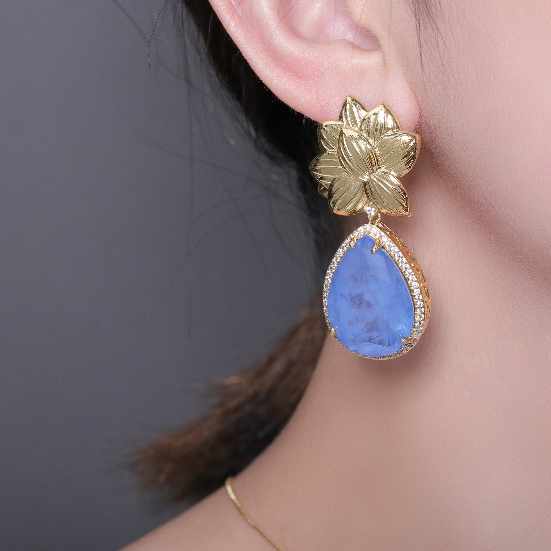 Flower earrings, light luxury and fashionable, drop earrings, sapphire gold-plated necklace set