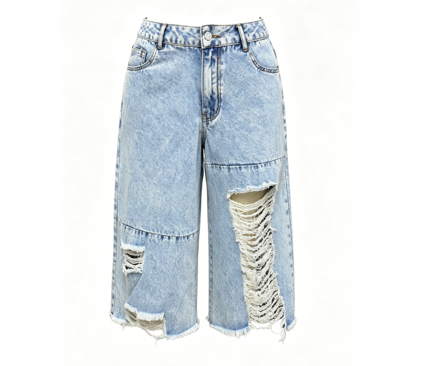 Loose ripped jeans