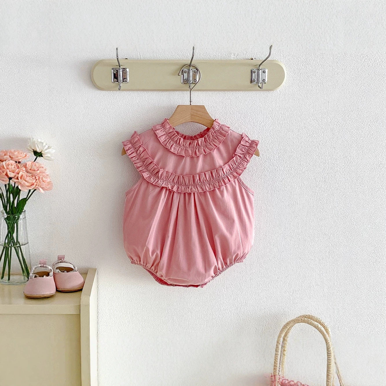 Sleeveless bag fart clothes Ha Yi crawling clothes for girls