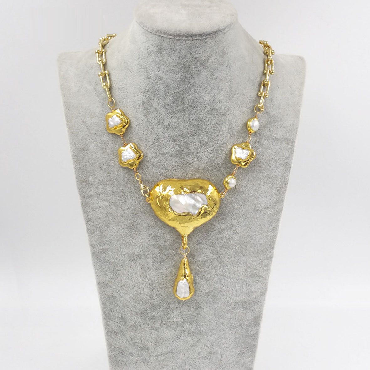 Royal style retro micro inlaid Baroque pearl natural freshwater pearl women's collarbone necklace