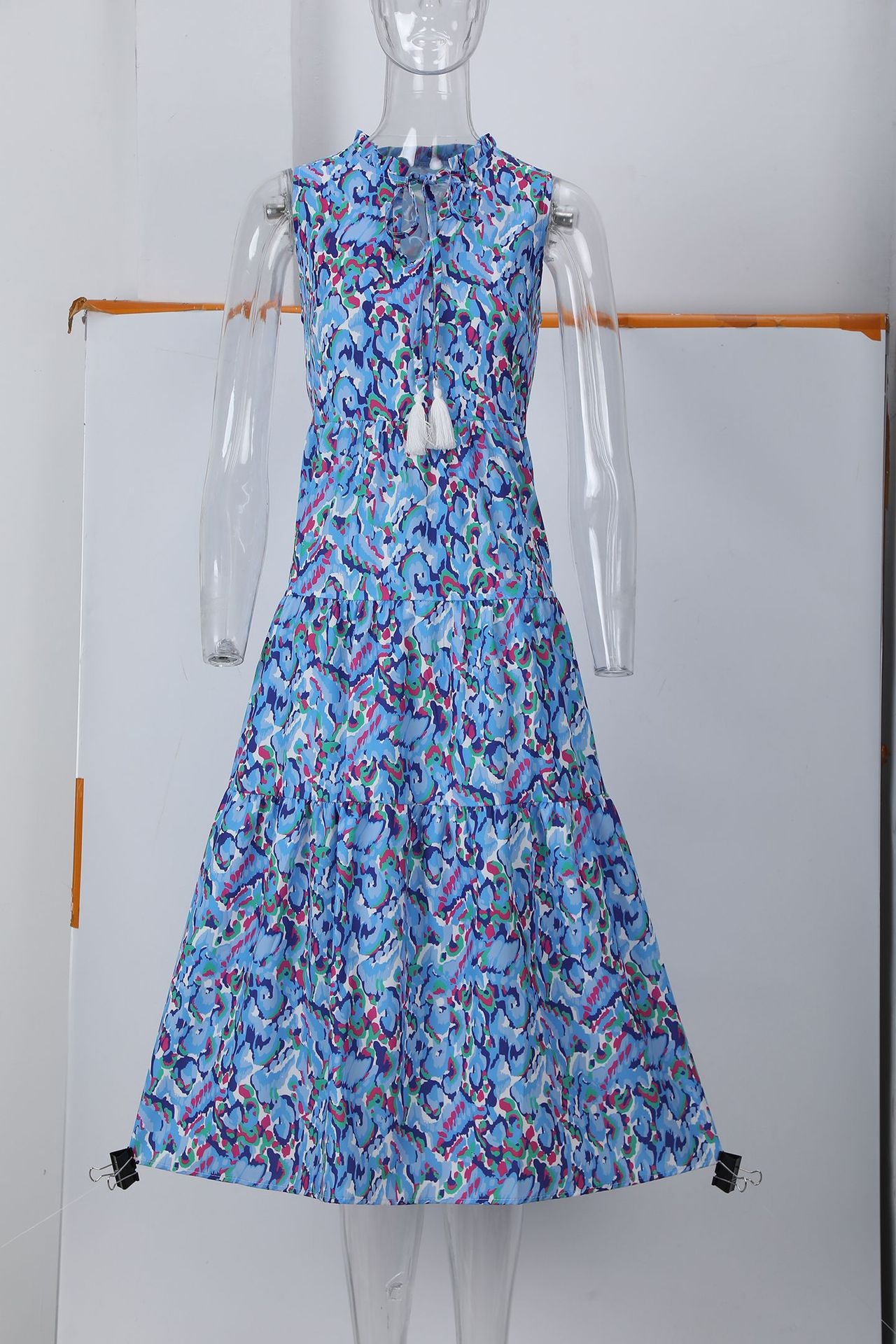 Sleeveless V-neck printed dress