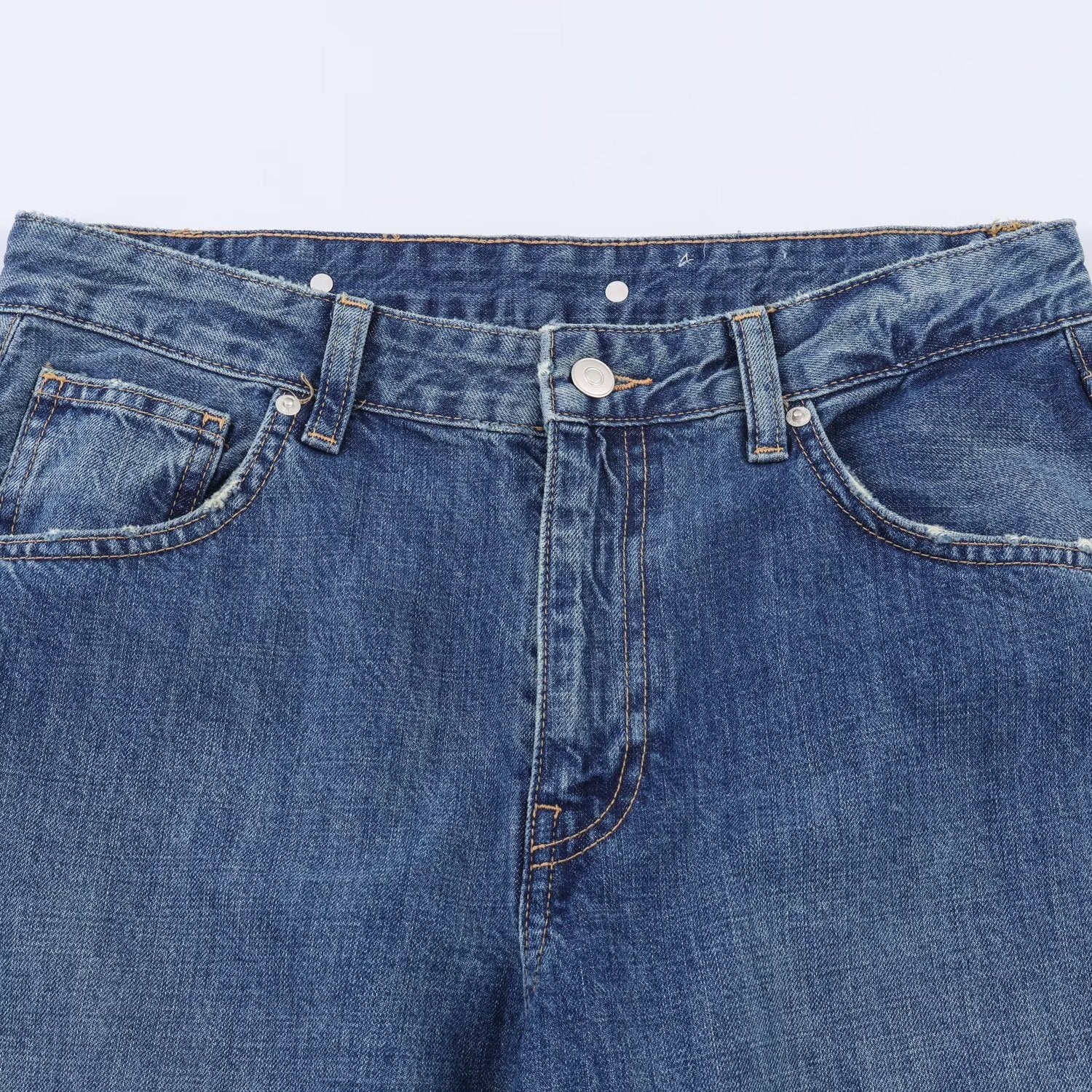 Casual style waist loop with balloon version jeans