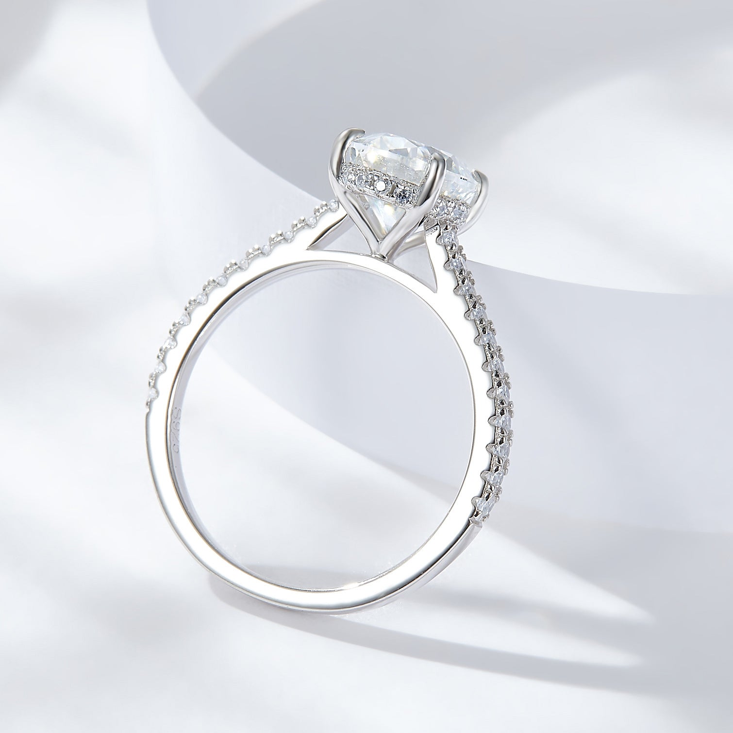 S925 Sterling Silver  2 Carat Oval Moissanite Ring Four-Prong Wedding Ring French Style Engagement Ring