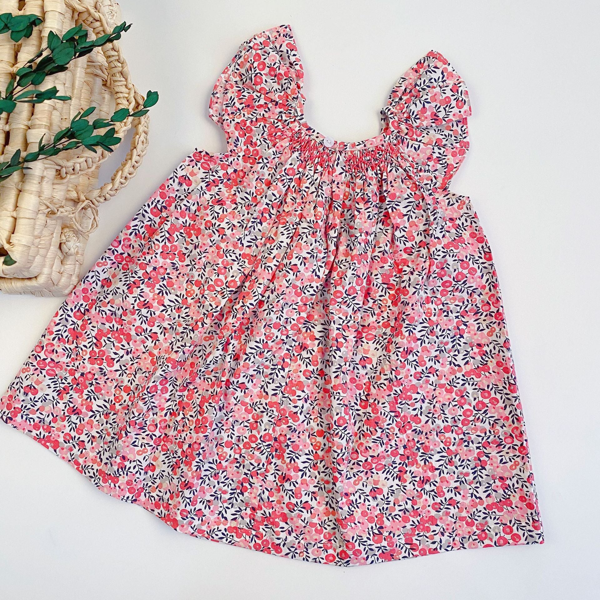 Lace ruffled girls' sleeveless dress