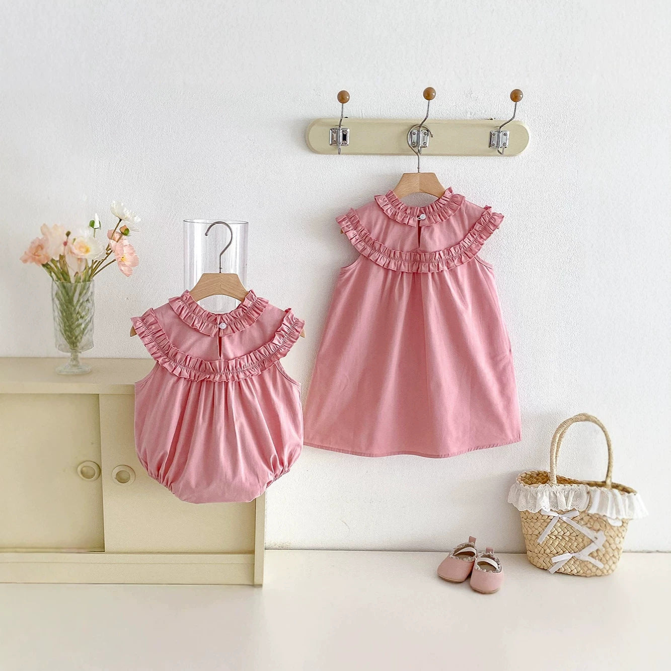 Sleeveless bag fart clothes Ha Yi crawling clothes for girls