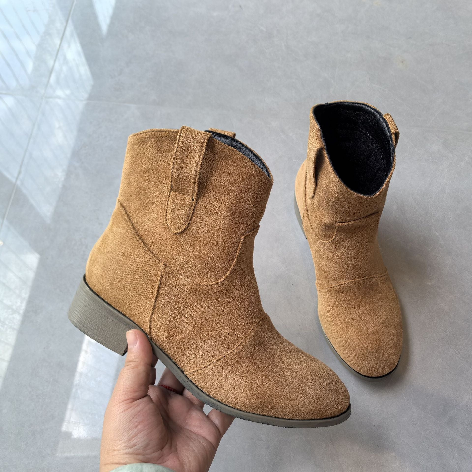 Comfortable low heeled oversized low cut women's boots