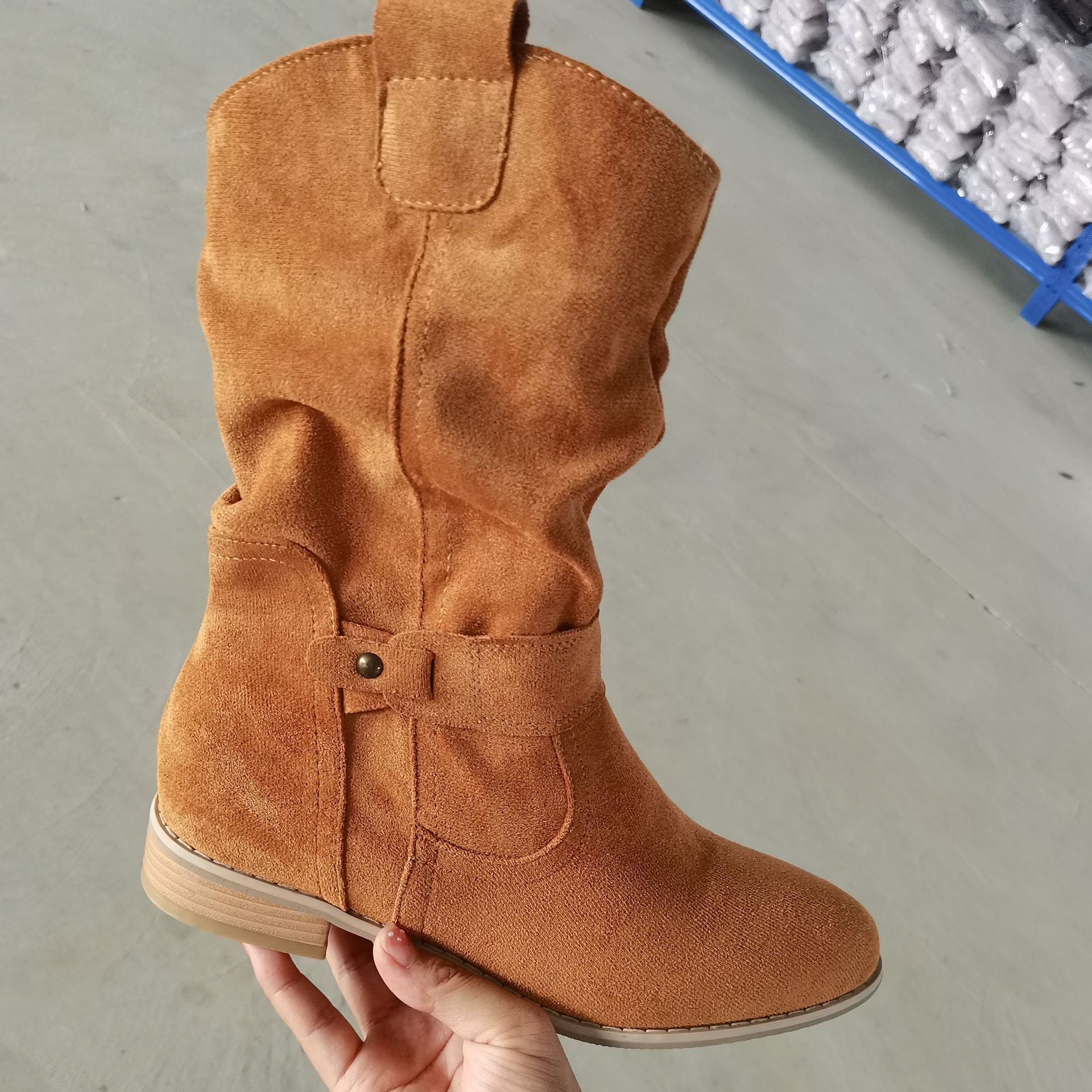 Low heeled square heeled suede pleated low cut boots