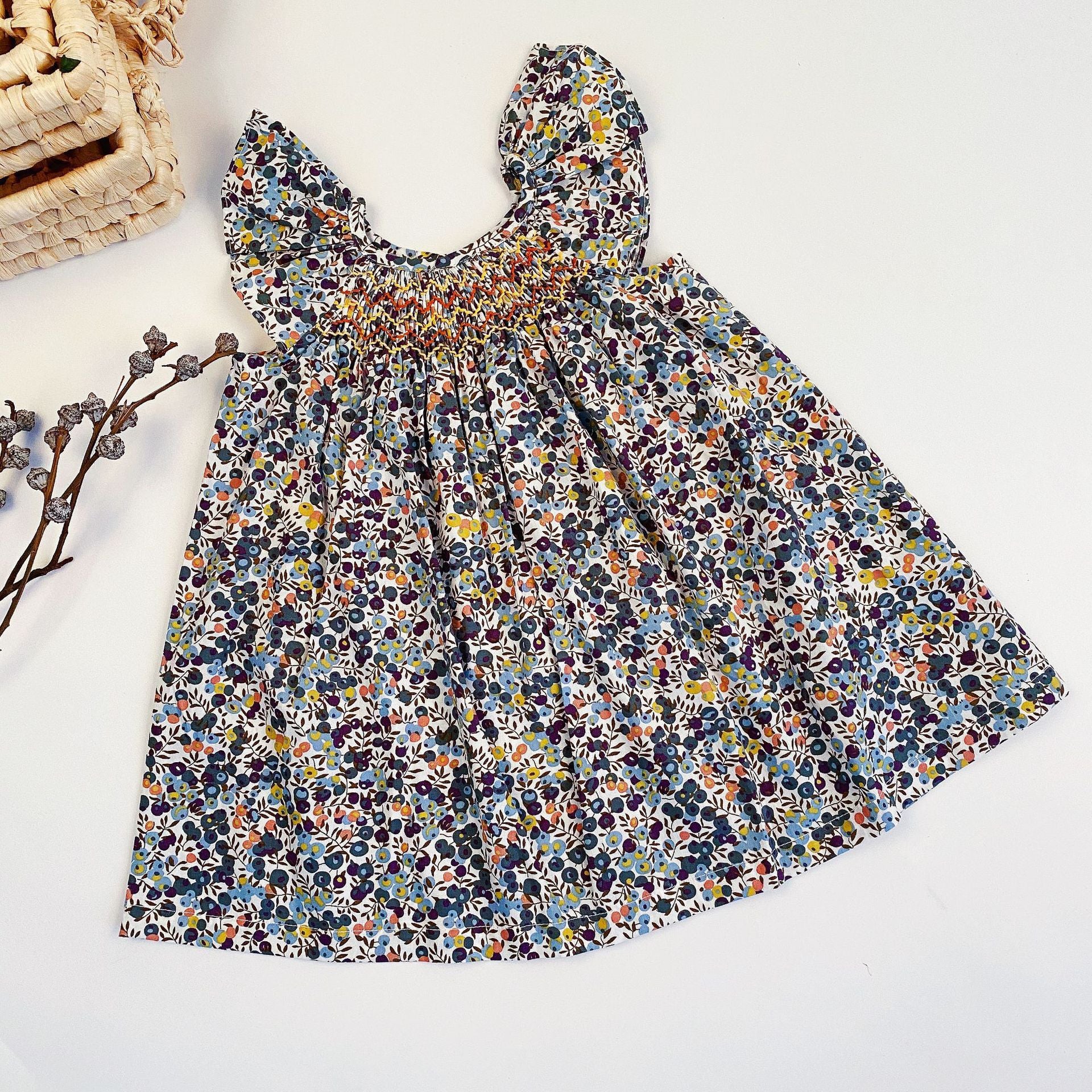 Lace ruffled girls' sleeveless dress