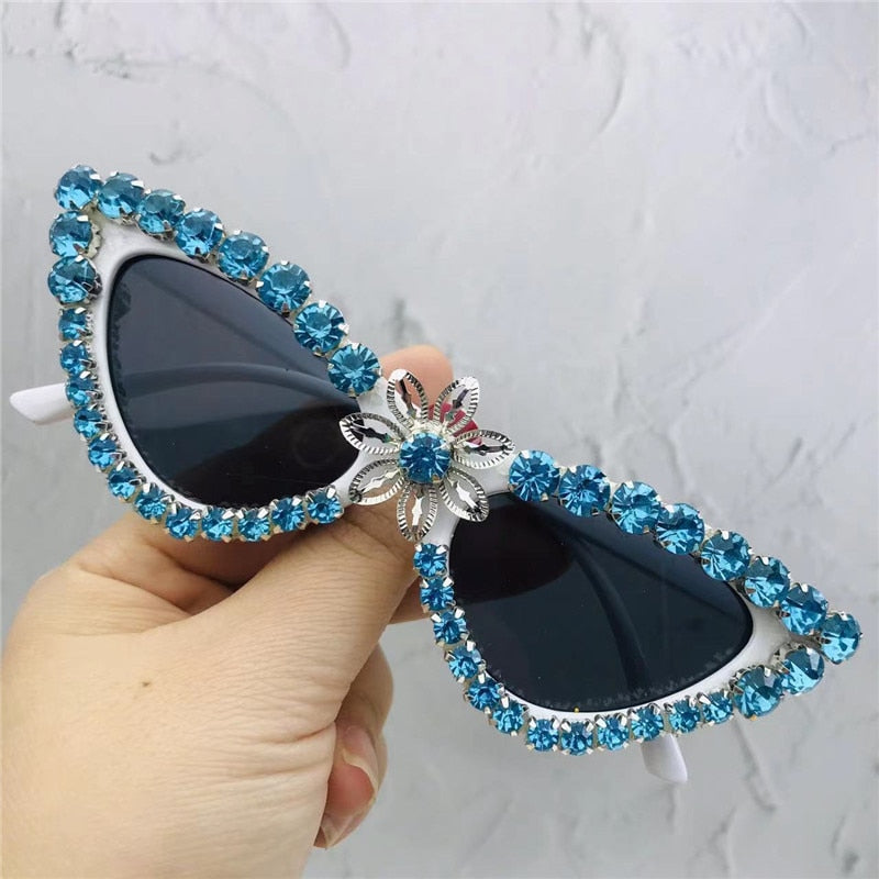 Diamond Sunglasses For Women Luxury Brand Cat Eye Crystal Flower Sun Glasses Black Vintage Rhinestone Glasses