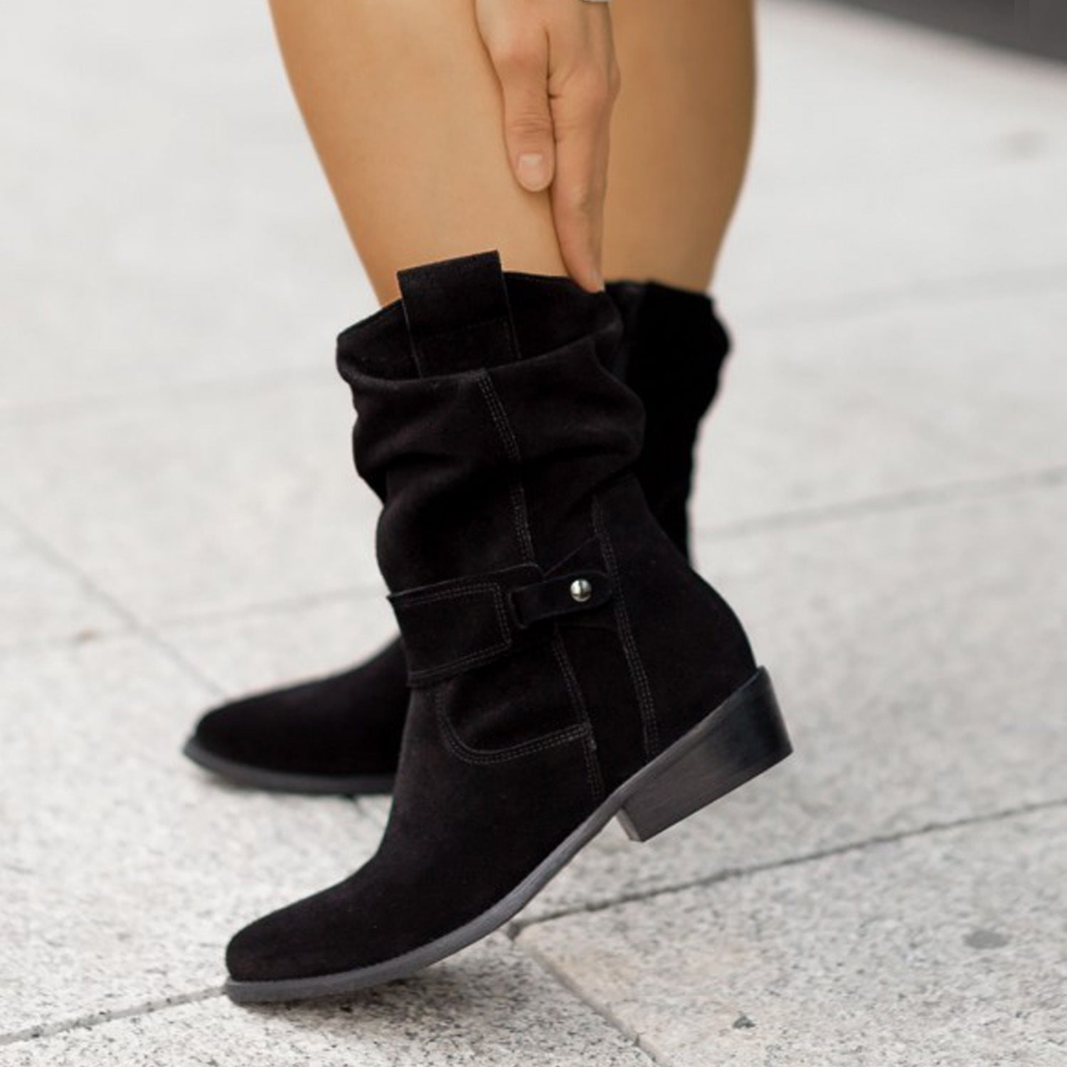 Low heeled square heeled suede pleated low cut boots