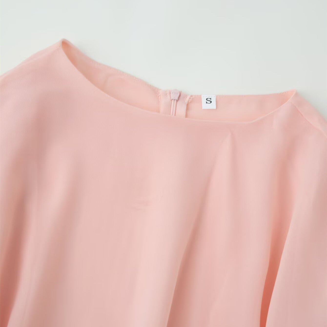 Commuting style loose and elegant long sleeved shawl dress