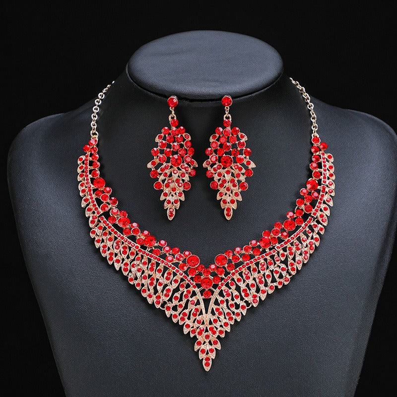 Alloy clavicle chain, palace style, retro and exaggerated style, crystal gemstone, short necklace, earring set, dinner party
