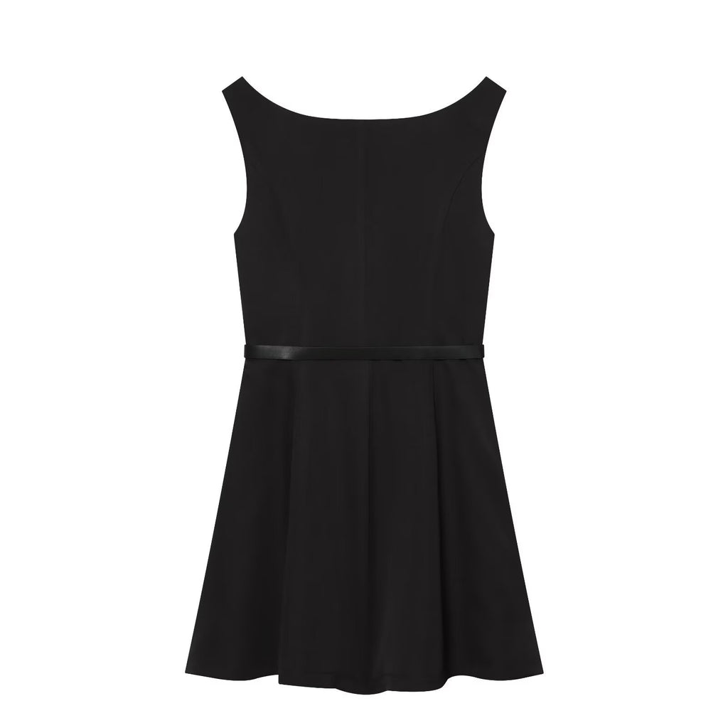 Spicy girl with belt mini dress