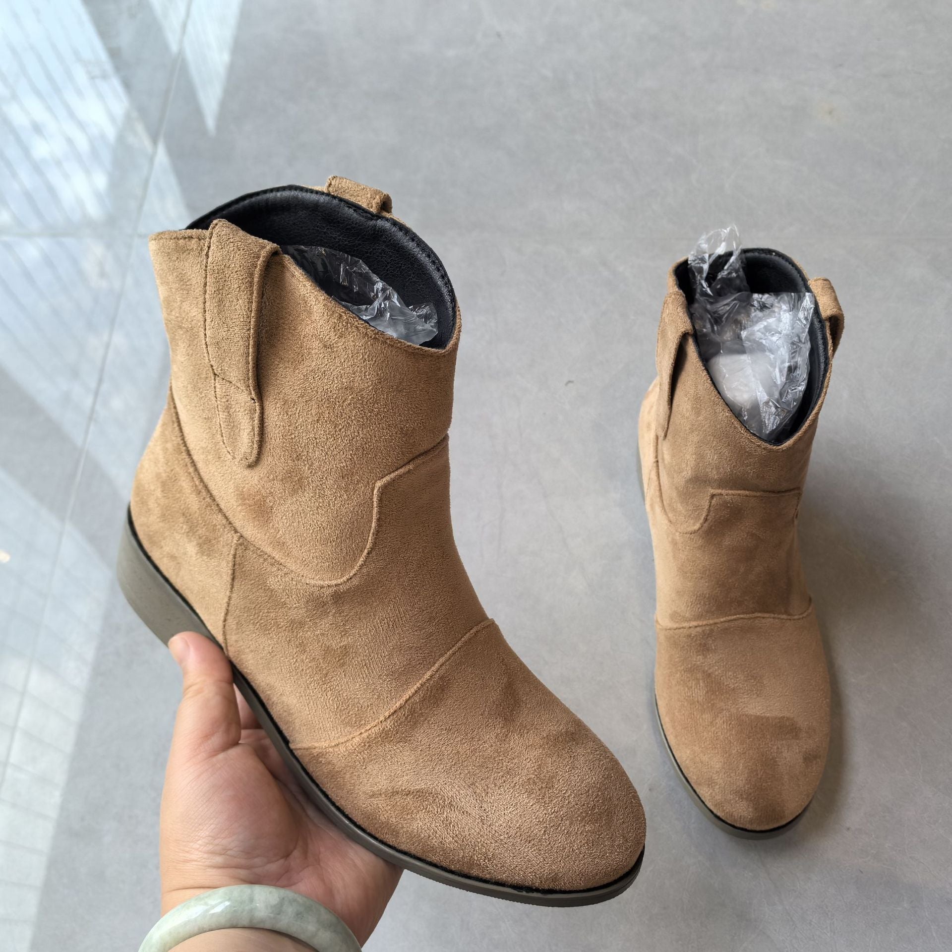 Comfortable low heeled oversized low cut women's boots